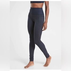 Athleta Exhale Stash pocket heel tight